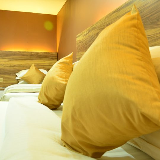 http://pearlgrouphotels.com/wp-content/uploads/2016/07/best_hotel_in_srilanka_Triple-Room-2-540x540.jpg