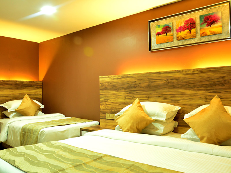 https://pearlgrouphotels.com/wp-content/uploads/2016/02/best_hotel_in_srilanka_Triple-Room-3.jpg