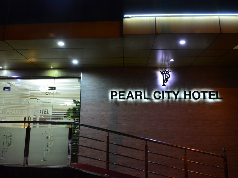 https://pearlgrouphotels.com/wp-content/uploads/2016/08/pearl-city-home-front-view.jpg